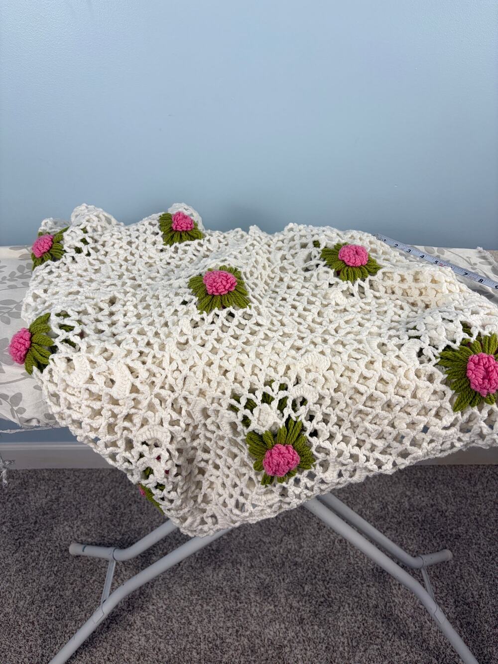 Crochet open weave Pink White raised flowers throw blanket cottage grannycore